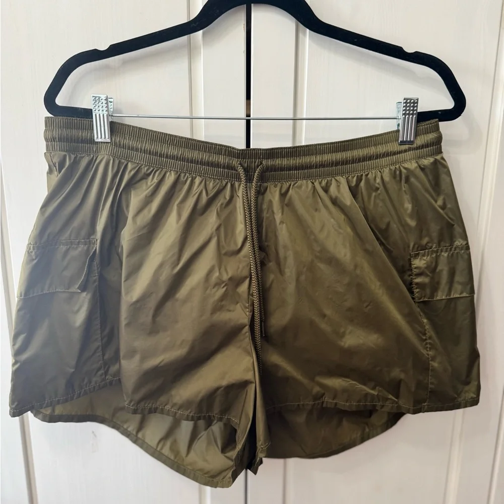Offline by Aerie nylon cargo shorts in olive green - Picture 2 of 8